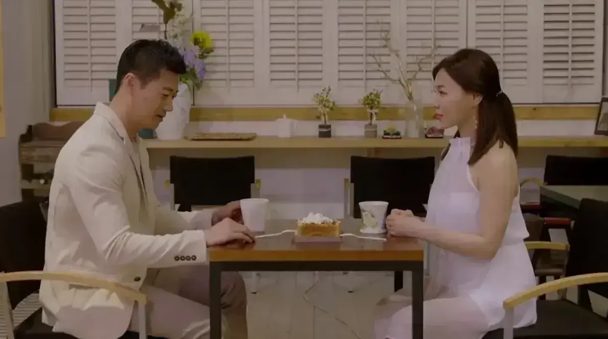 《邻居家妻子》揭示乏味婚姻中的情感越界-我邻居的老婆韩语中字未删减-1080P高清在线观看-百度网盘夸克迅雷下载邻居家妻子资源